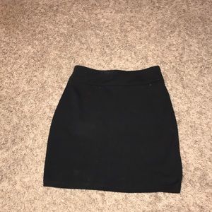 Black mini skirt. Size small.